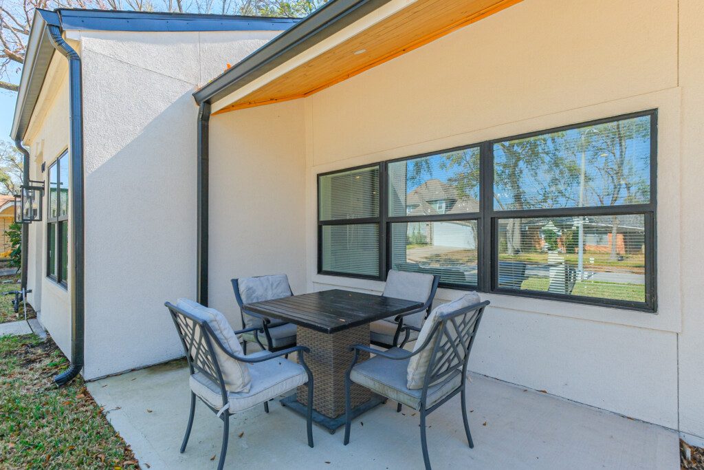 05e06360 eac1 4f53 ad02 4e8be9c176fb