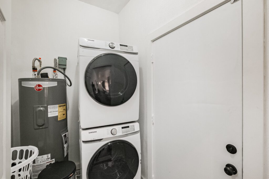 09a35b45 e9c9 45d6 8732 5e18cb63b9f9