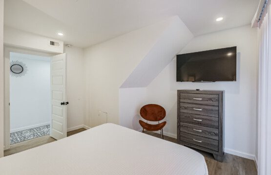 81d239ea b5d9 4995 828c dbd73ec3308e