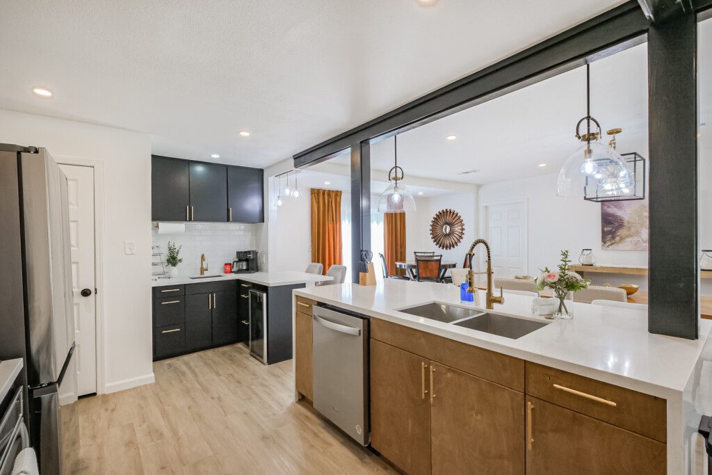 aba4e8db 7d72 4412 b986 effbaaed2c84